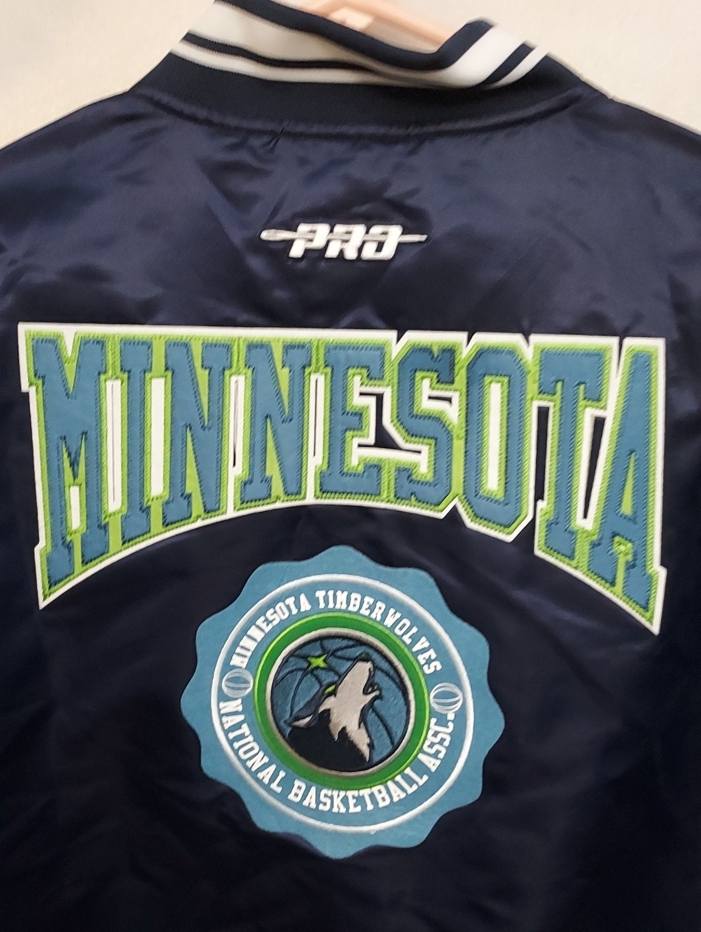 Pro Standard Timberwolves Bomber Jacket - Picture 9 of 16